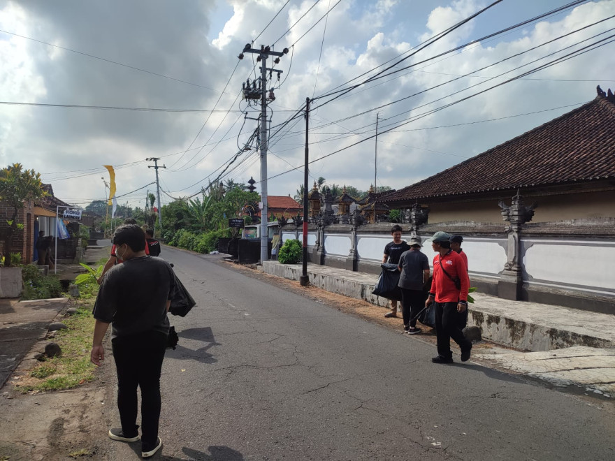 Jumat Bersih Bersih Bersama KKNT INSTINKI