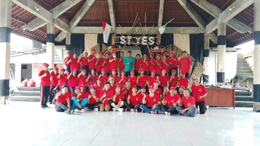Kegiatan rutin lansia di Desa Pangkung Karung